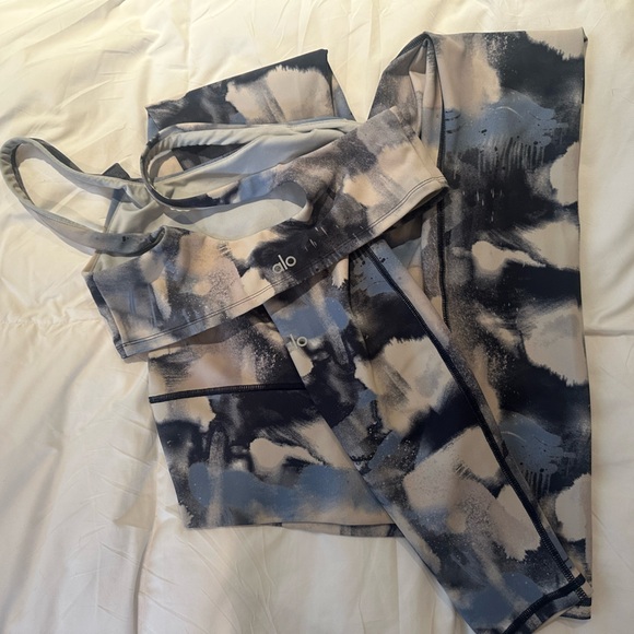 Alo Yoga Vapor High-Waist Graffiti Tie Dye Legging and Bra SET Small - Picture 10 of 11